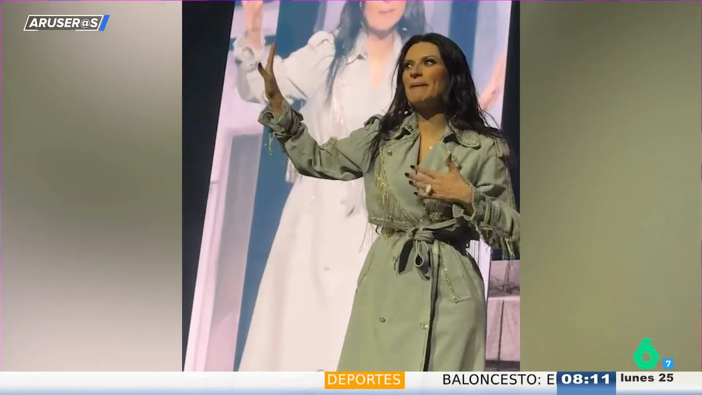 El momento en el que Laura Pausini detiene su concierto por un aviso de incendio en Orlando El momento en el que Laura Pausini detiene su concierto por un aviso de incendio en Orlando