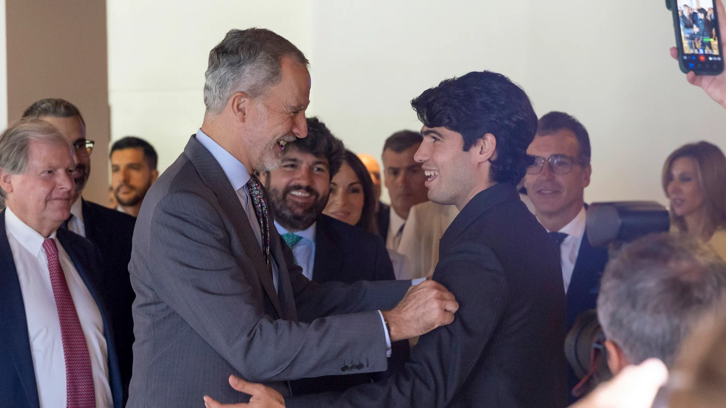 Felipe VI y Carlos Alcaraz Felipe VI y Carlos Alcaraz