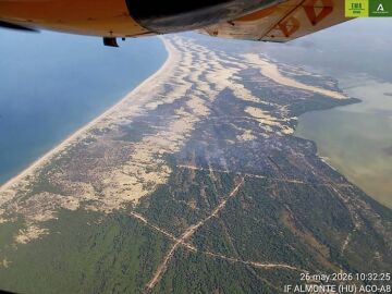  El fuego afecta a las dunas y corrales de Marismillas en Do&ntilde;ana, zonas de gran valor ecol&oacute;gico