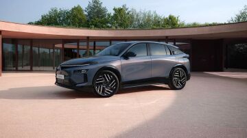 La marca italiana que casi desaparece vuelve con un SUV el&eacute;ctrico de hasta 740 km para pelear contra Audi, Lexus y Mercedes