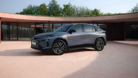 La marca italiana que casi desaparece vuelve con un SUV eléctrico de hasta 740 km para pelear contra Audi, Lexus y Mercedes La marca italiana que casi desaparece vuelve con un SUV eléctrico de hasta 740 km para pelear contra Audi, Lexus y Mercedes