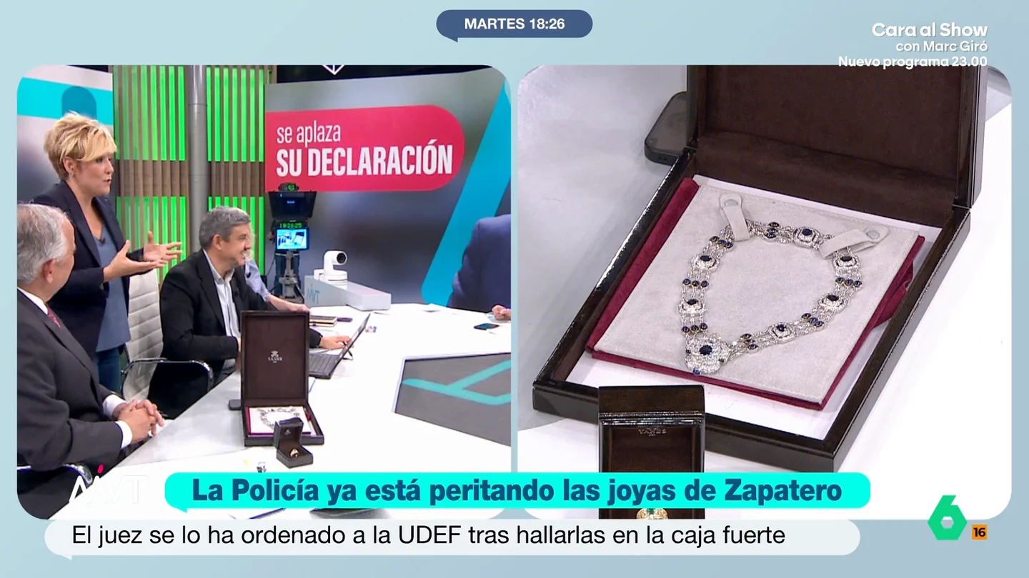 Iñaki López ofrece un collar de 100.000 euros a Cristina Pardo como regalo de despedida: "Hacemos un crowdfunding en un momento" Más Vale Tarde ha recibido este martes al joyero Juan Yanes, que ha traído una pieza similar a una de las joyas encontradas en la caja fuerte de Zapatero.
