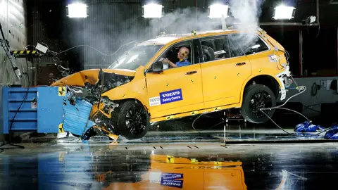 Volvo Crash Test Volvo Crash Test