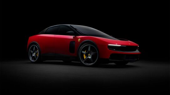 Ferrari y su coche m&aacute;s pol&eacute;mico en a&ntilde;os: el&eacute;ctrico, familiar, con m&aacute;s de 1.000 CV y firmado por el creador del iPhone