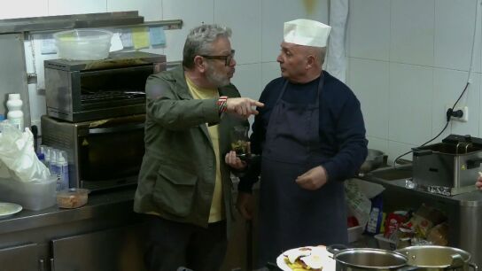 El cocinero del Valmar explota contra Chicote: "&iquest;T&uacute; te llamas cocinero cuando le faltas el espeto a los cocineros?"