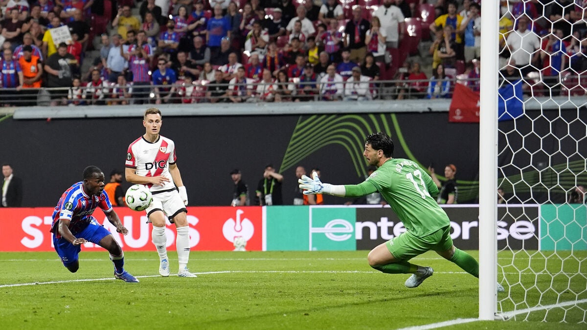 El Rayo Vallecano se queda a un paso de la historia en Europa