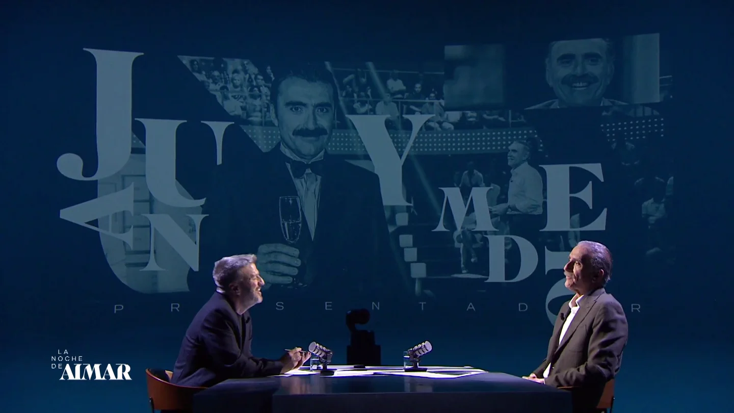 Juan y Medio convierte el entierro de su padre en una reflexión vital: "Fue una reunión, si lo llego a saber le digo que se muera más veces" Juan y Medio convierte el entierro de su padre en una reflexión vital: "Fue una reunión, si lo llego a saber le digo que se muera más veces"