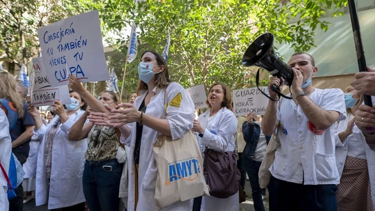Imagen de archivo. Médicos y facultativos durante una concentración frente a la Consejería de Sanidad. Imagen de archivo. Médicos y facultativos durante una concentración frente a la Consejería de Sanidad.