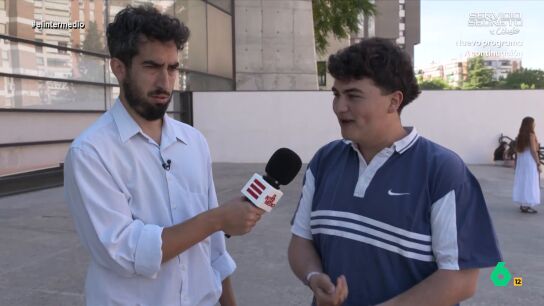 El reportero ha ido a una biblioteca para ver c&oacute;mo est&aacute;n prepar&aacute;ndose los estudiantes la Selectividad. &iquest;Tienen alg&uacute;n m&eacute;todo especial? &iquest;Van todos los d&iacute;as? Desc&uacute;brelo en el v&iacute;deo principal. 