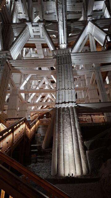 Las minas de sal de Wieliczka: la ciudad subterránea que convirtió la sal en arte