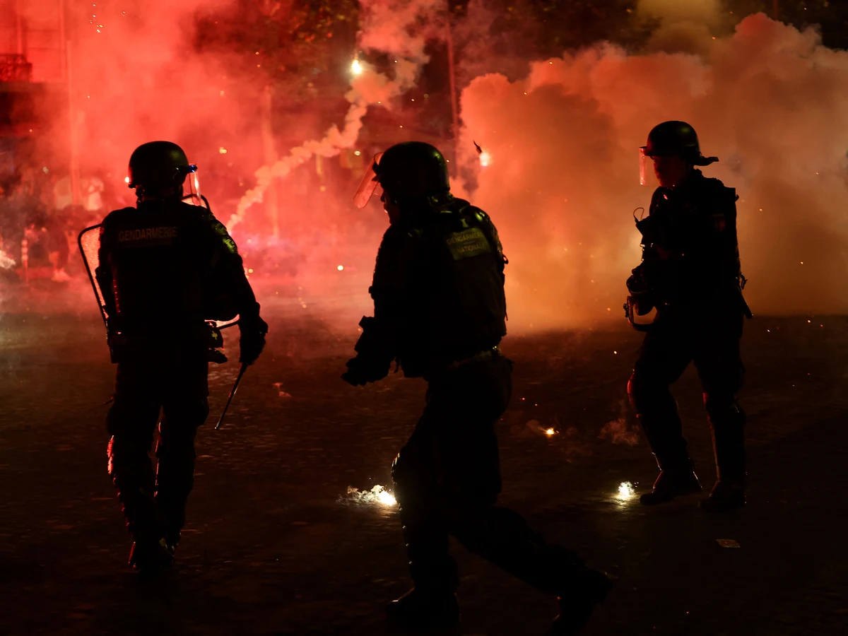 Más de 890 detenidos y 178 policías heridos en los altercados tras la victoria del PSG