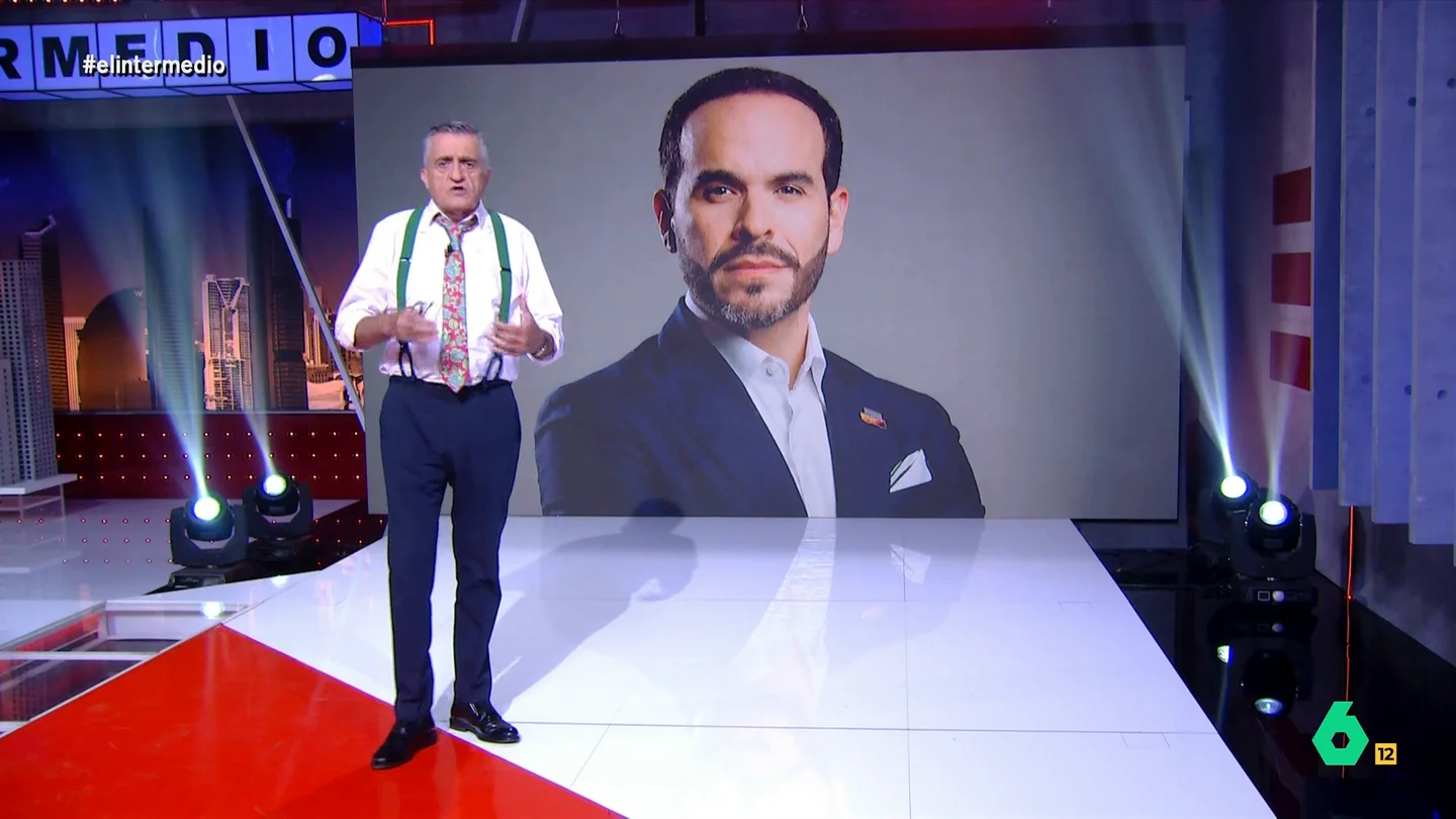 Wyoming reflexiona sobre el "efecto dominó ultra" en América La victoria del ultraderechista Abelardo De la Espriella en Colombia lleva a Wyoming a reflexionar sobre cómo caen las 'fichas de dominó' de gobiernos progresistas en favor de otros "populistas y reaccionarios".