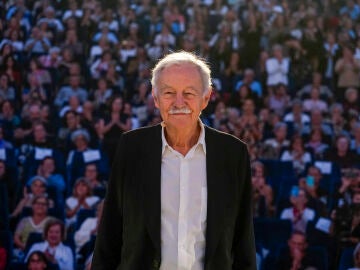 Eduardo Mendoza Eduardo Mendoza