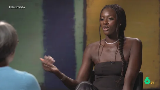 Awa Fam, española y número tres del draft de la WNBA: "No pienso en la presión de que Pau Gasol lo consiguió, es más orgullo" Antes de viajar a Estados Unidos para debutar con los Seattle Storm, Thais Villas pudo hablar con Awa Fam, la alicantina que ha quedado en el número tres del draft de la WNBA, sobre este sueño americano y la brecha entre el baloncesto masculino y femenino.