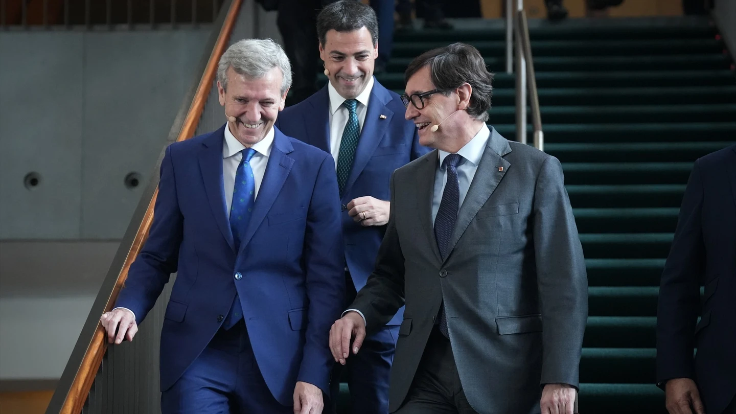 El presidente de la Generalitat, Salvador Illa, el Lehendakari, Imanol Pradales, y el presidente de la Xunta, Alfonso Rueda, en la 41 Reunió Cercle d'Economia, en el Palau de Congressos de Catalunya, este martes. El presidente de la Generalitat, Salvador Illa, el Lehendakari, Imanol Pradales, y el presidente de la Xunta, Alfonso Rueda, en la 41 Reunió Cercle d'Economia, en el Palau de Congressos de Catalunya, este martes.