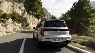 El Mercedes Benz GLB tiene su versión eléctrica y es más barata que el GLC de combustión: 7 plazas y casi 800 km de autonomía El Mercedes Benz GLB tiene su versión eléctrica y es más barata que el GLC de combustión: 7 plazas y casi 800 km de autonomía