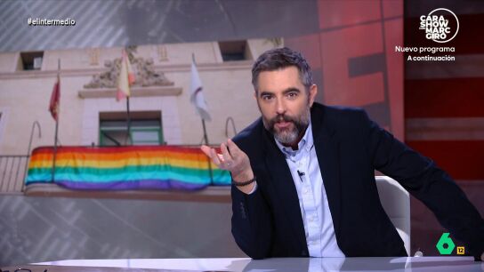 Ante la decisi&oacute;n del Ayuntamiento de Totana, de PP y Vox, de suspender todos los actos institucionales con motivo del Orgullo LGTBIQ+, las asociaciones piden a sus vecinos llenar sus balcones de banderas arco&iacute;ris.