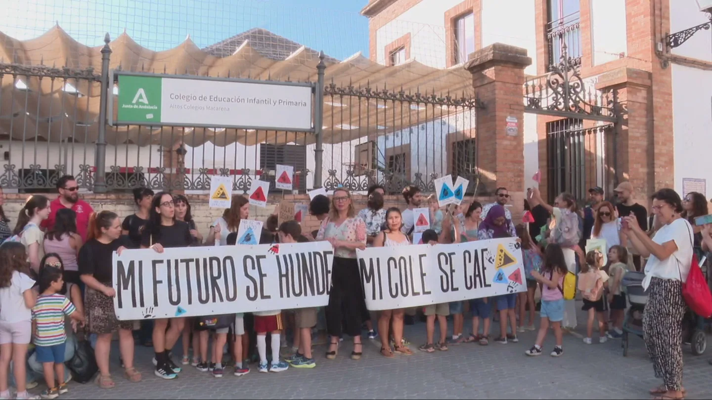 Profesores y familias claman contra el calor en las aulas y amenazan con denuncias masivas Profesores y familias claman contra el calor en las aulas y amenazan con denuncias masivas