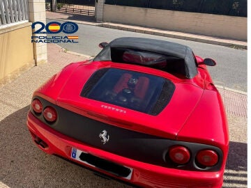 R&eacute;plica incautada de Ferrari 360 M&oacute;dena