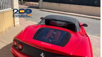 R&eacute;plica incautada de Ferrari 360 M&oacute;dena