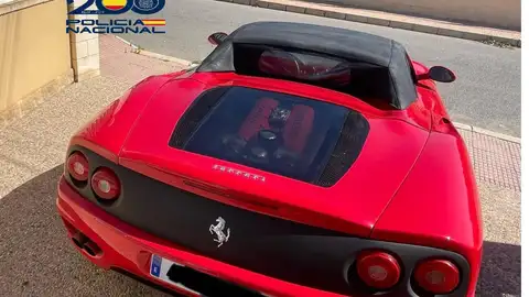 Réplica incautada de Ferrari 360 Módena Réplica incautada de Ferrari 360 Módena