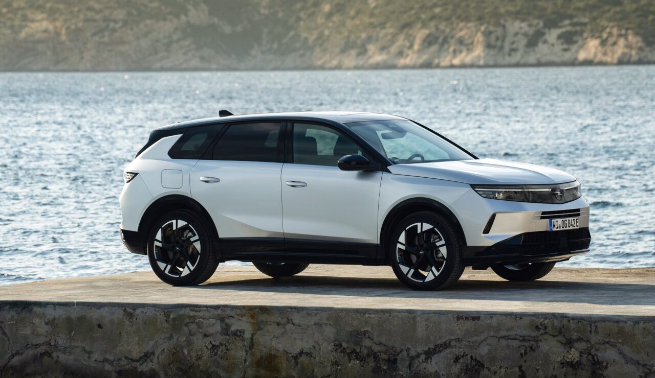 No es el Toyota C-HR, tampoco el Nissan Qashqai: este SUV compacto h&iacute;brido es alem&aacute;n y tiene uno de los mejores maleteros