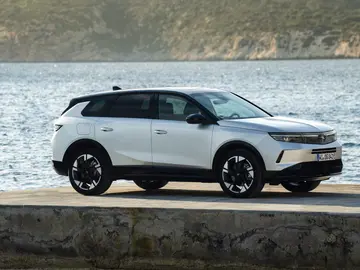 No es el Toyota C-HR, tampoco el Nissan Qashqai: este SUV compacto híbrido es alemán y tiene uno de los mejores maleteros No es el Toyota C-HR, tampoco el Nissan Qashqai: este SUV compacto híbrido es alemán y tiene uno de los mejores maleteros