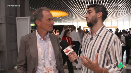 Isma Ju&aacute;rez ha charlado con el astronauta sobre la Inteligencia Artificial. El reportero le ha preguntado si, en alguna ocasi&oacute;n, le ha hecho alguna pregunta absurda. 