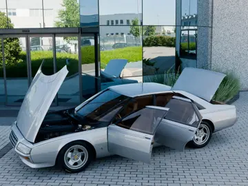 Antes que el Ferrari Luce: la marca italiana ya había diseñado un cuatro puertas, un sedán futurista para los años ochenta Antes que el Ferrari Luce: la marca italiana ya había diseñado un cuatro puertas, un sedán futurista para los años ochenta