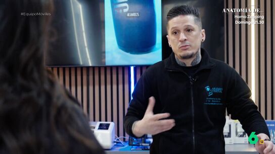 Un t&eacute;cnico explica a Equipo de Investigaci&oacute;n d&oacute;nde est&aacute; el negocio en los m&oacute;viles que no se pueden usar por haber sido bloqueados y cu&aacute;l es la forma m&aacute;s r&aacute;pida de averiguar si estamos ante mercanc&iacute;a robada.