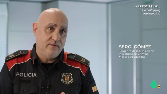 "Estamos viendo gente que dejan de ser traficantes para dedicarse al tema de telefonía": así funciona el lucrativo negocio de los móviles robados Equipo de Investigación acompaña a los Mossos d'Esquadra en una patrulla para localizar móviles robados. En este vídeo explican cómo funciona la cadena de un negocio delictivo que mueve mucho dinero.