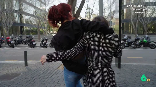 Una ladrona de móviles desvela a Equipo de Investigación su modus operandi: "Casi nadie se entera" En la Ciudad de la Justicia de Barcelona, Equipo de Investigación habla con una joven de 19 años que asegura haber robado 150 móviles en su vida. En este vídeo explica cómo lo hace, cómo los vende y cuánto dinero gana.