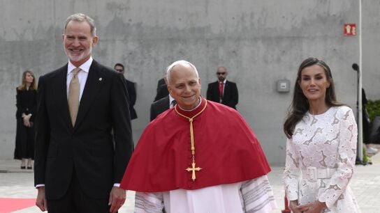 Felipe VI y do&ntilde;a Letizia, con el papa Le&oacute;n XIV