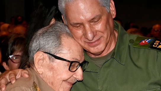 Raúl Castro, con Díaz-Canel Raúl Castro, con Díaz-Canel