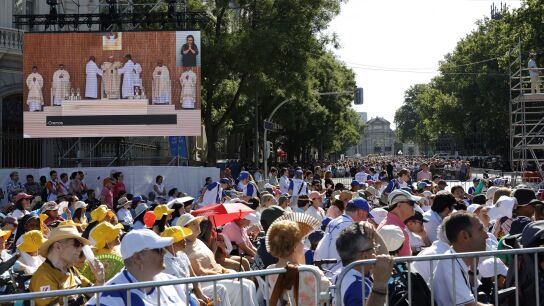 El Papa Le&oacute;n XIV preside la misa de la festividad del Corpus Christi, en la Plaza de Cibeles, a 7 de junio de 2026, en Madrid.