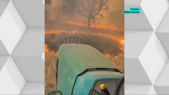 Incendio descontrolado en Huelva: m&aacute;s de 360 desalojados por el fuego en Villanueva de los Castillejos