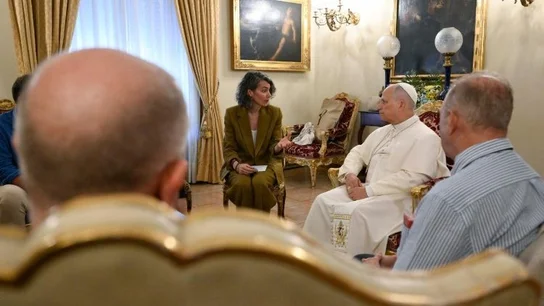La reunión del papa con víctimas de abusos de la Iglesia. La reunión del papa con víctimas de abusos de la Iglesia.