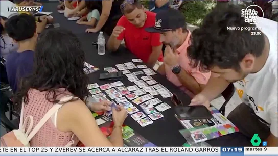 Alfonso Arús analiza la fiebre mundial por completar el álbum del Mundial: "La gente enloquece" Alfonso Arús analiza la fiebre mundial por completar el álbum del Mundial: "La gente enloquece"