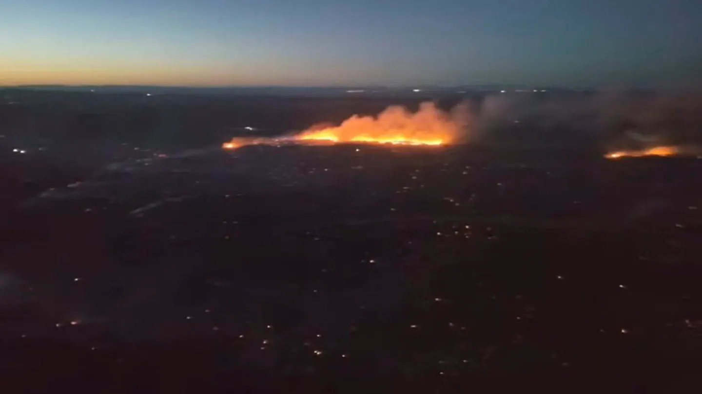 Incendio declarado en el paraje Los Turbios del término municipal de Villanueva de Los Castillejos, Huelva Incendio declarado en el paraje Los Turbios del término municipal de Villanueva de Los Castillejos, Huelva