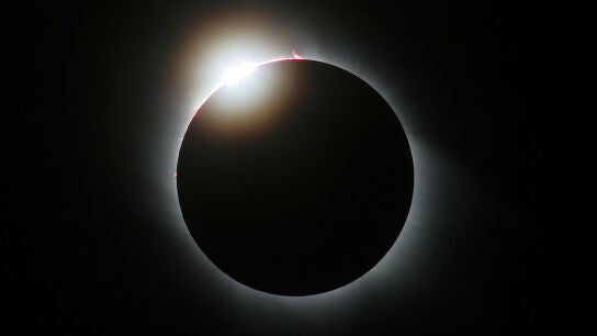 Perlas de Baily durante un eclipse solar