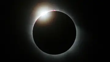 Perlas de Baily durante un eclipse solar Perlas de Baily durante un eclipse solar