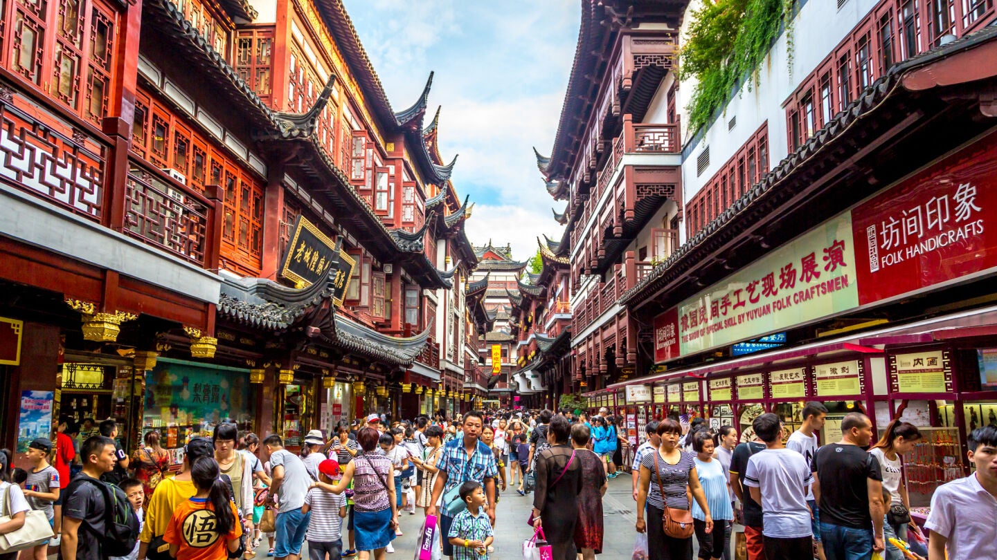 Locales y turistas en China