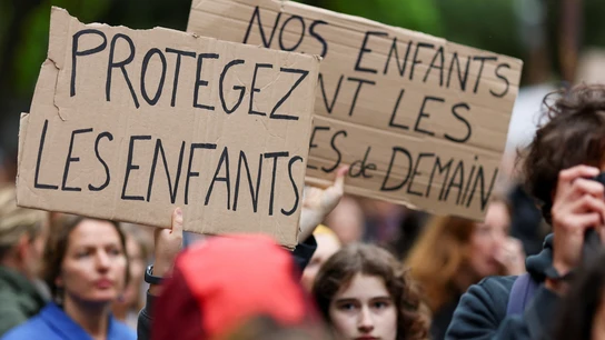 Varias personas participan en una manifestación en París (Francia) como protesta por el asesinato de Lyhanna, de 11 años Varias personas participan en una manifestación en París (Francia) como protesta por el asesinato de Lyhanna, de 11 años