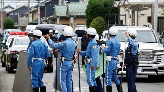La Policía busca a un oso en una zona residencial después de que se avistara un oso negro en Utsunomiya. La Policía busca a un oso en una zona residencial después de que se avistara un oso negro en Utsunomiya.