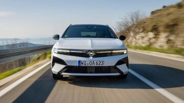 No es el Corolla Touring Sports: este familiar tiene mejor consumo y m&aacute;s potencia que el Seat Le&oacute;n ST, y encima agrega deportividad alemana casi al mismo precio