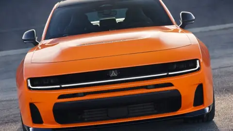 Se hizo esperar, pero ya está aquí: el Dodge Charger vuelve a Europa como corresponde, con motor de combustión debajo del capó Se hizo esperar, pero ya está aquí: el Dodge Charger vuelve a Europa como corresponde, con motor de combustión debajo del capó