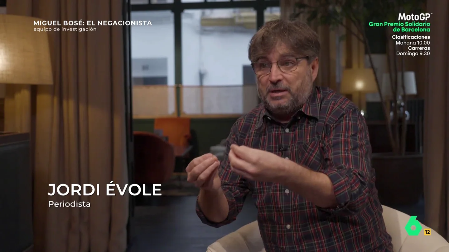 Jordi Évole revela la petición que Miguel Bosé le hizo tras su entrevista un año después de la pandemia por elCovid: "Quería eliminar tres momentos" Jordi Évole revela la petición que Miguel Bosé le hizo tras su entrevista un año después de la pandemia por elCovid: "Quería eliminar tres momentos"