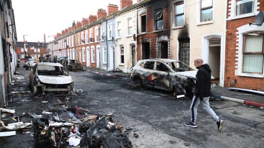 Ola de violencia racista en Belfast, Irlanda del Norte