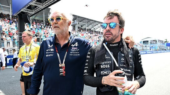 Fernando Alonso junto a Flavio Briatore