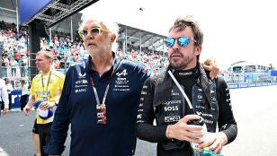 Fernando Alonso junto a Flavio Briatore